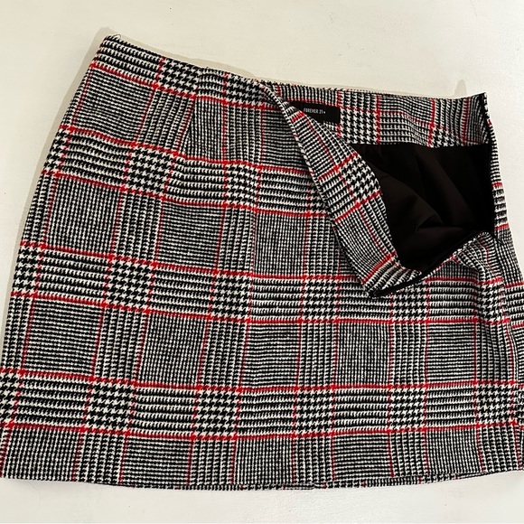 Forever 21+ Wool Blend Plaid Mini Skirt - Size 0X - Picture 9 of 15